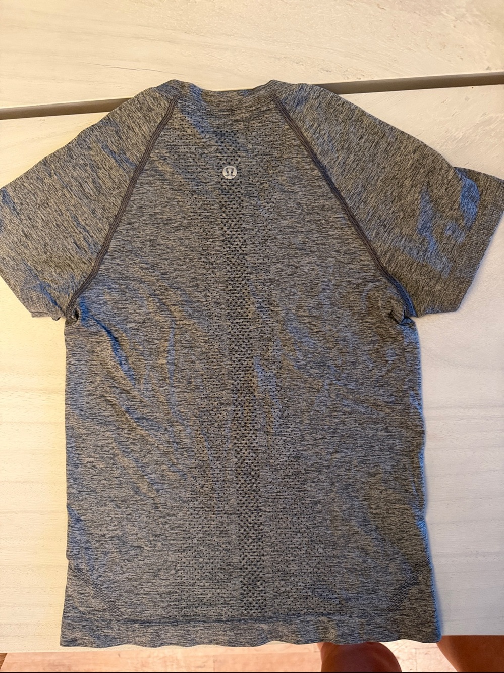 Lululemon swiftly tech short sleeve size 2 grey - Picture 2 of 3